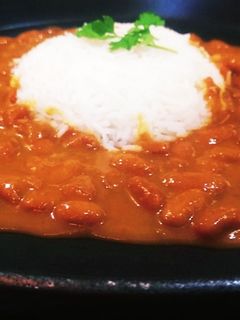 राजमा चावल (rajma chawal recipe in hindi) रेसिपी मुख्य फोटो
