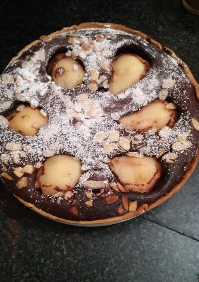 Una foto de Tarta de peras y chocolate