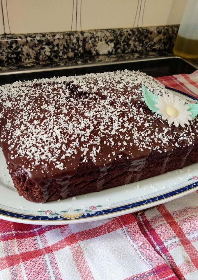 Una foto de Bizcocho de chocolate muy fácil y esponjoso