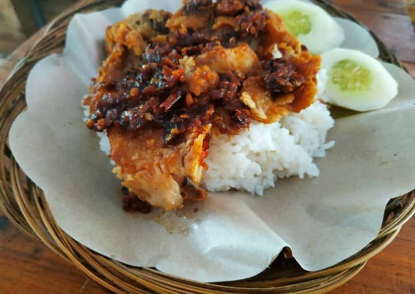 Ayam geprek sambal bawang