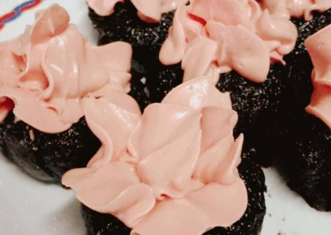 Resep Swiss Butter Cream Swiss Meringue Anti Gagal Oleh Gisya Sefrianataza Cookpad