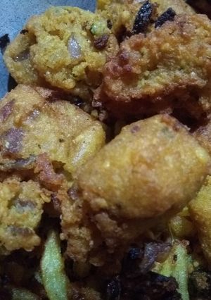 A picture of Red lentil fritters.