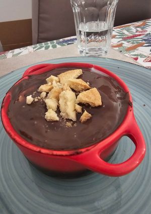 Una foto de Vasito de galletas y chocolate