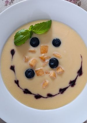Tejszínes, vaníliás sárgadinnye krémleves recept fotója