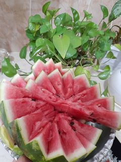 عکسی از دستور برش هندوانه