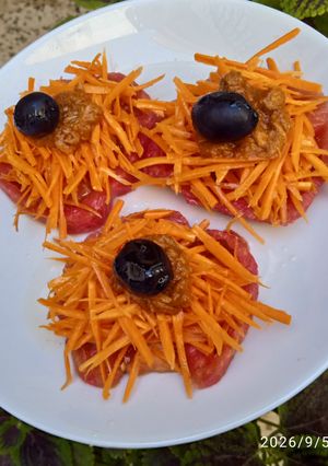 Une photo de Salade tomate / carottes / thon 🍅🥕