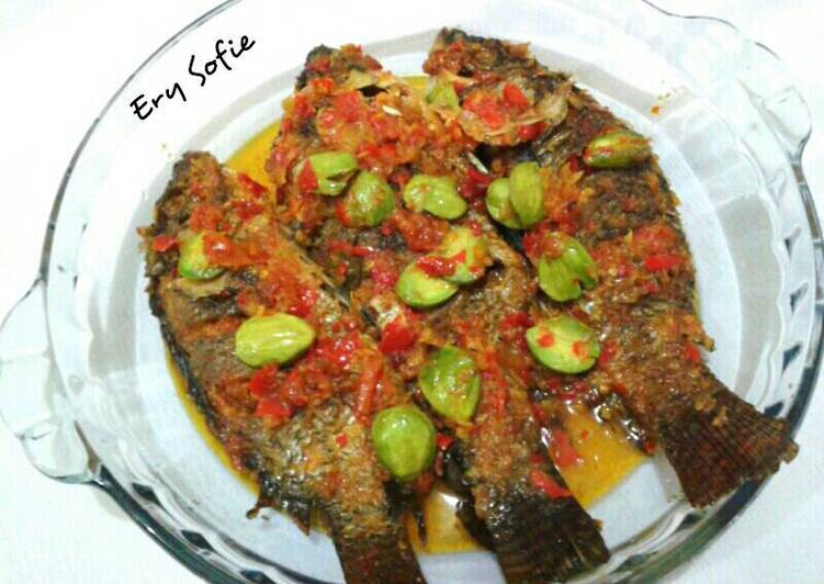 Ikan Nila Bumbu Merah Campur pete