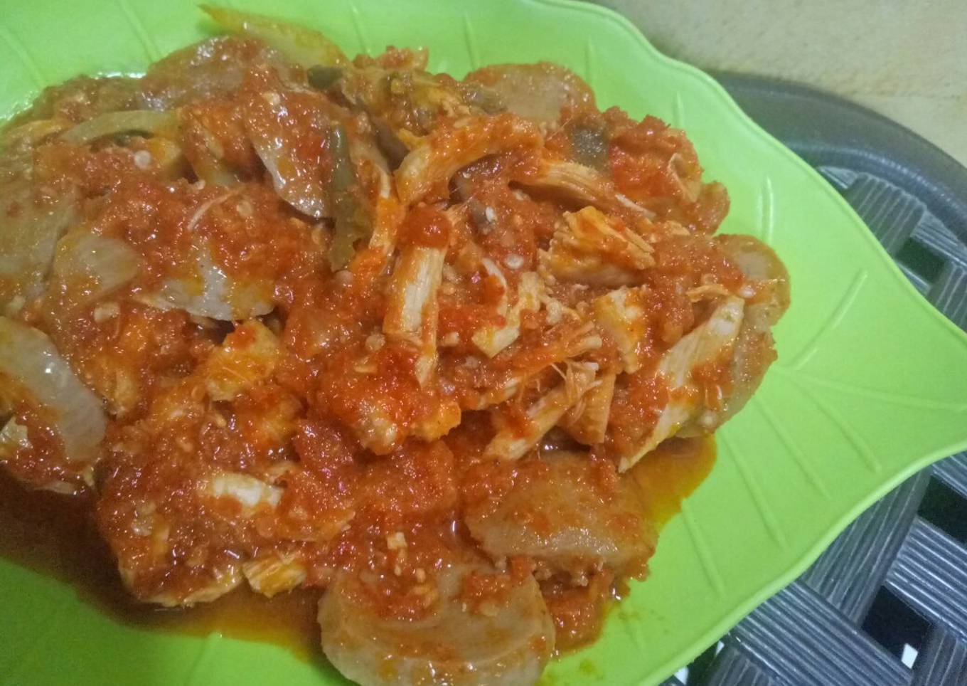 Ayam suir bakso balado