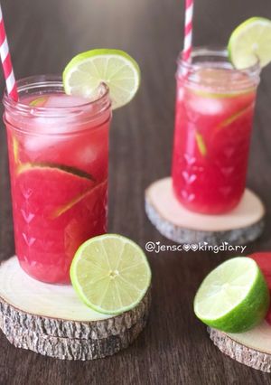 A picture of Watermelon Limeade.