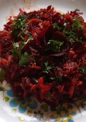 A picture of Beetroot and carrot salad 🥗.