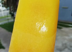 Una foto de Helado Palito de Mango🥭🍭