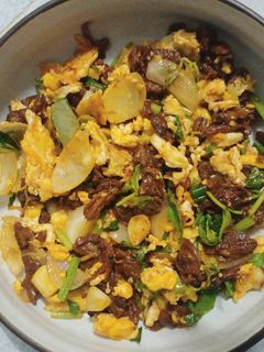 รูปของ หอยลายกระป๋องผัดไข่