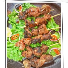 A picture of Grilled sesame mutton skewers.