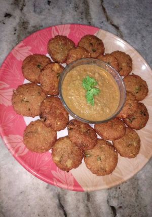 A picture of Poha aalo tikki.