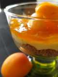 Vasitos de tarta de queso con albaricoque