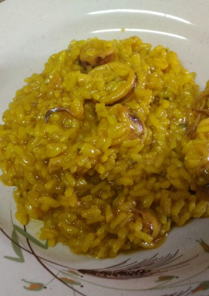 Una foto de Arroz con calamares