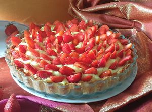 Foto di Crostata di farro con fragole senza uova e latte