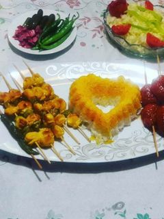 عکسی از دستور پلو با جوجه کباب حلزونی