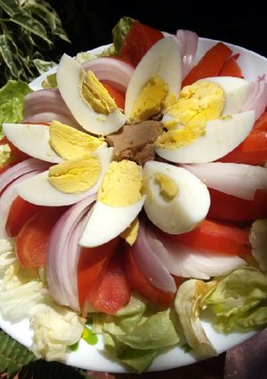 Une photo de Salade laitue/ tomate ❤