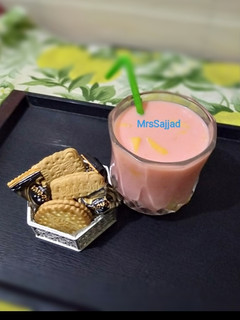 A picture of Rose Mango Shake.