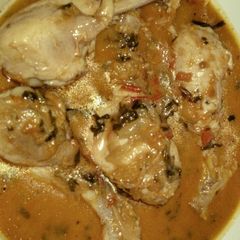 A picture of Dahi Chicken Curry.