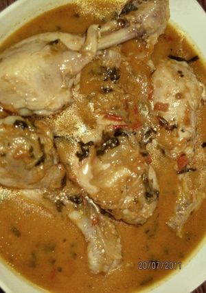 A picture of Dahi Chicken Curry.