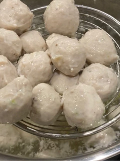 A picture of Black Pepper Chicken Breast Meatballs.