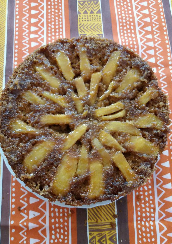 Una foto de Bizcocho de manzanas estilo Tatin🍎🍎🍎