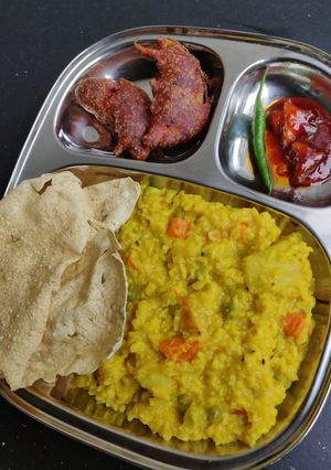 A picture of Khichdi.