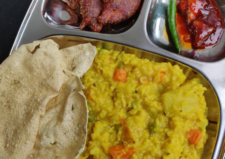 Step-by-Step Guide to Make Any-night-of-the-week Khichdi