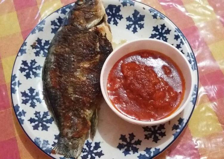 7 Resep: Ikan Mas Panggang Mentega Dan Sambel Tomat Pakai Jahe Anti Ribet!