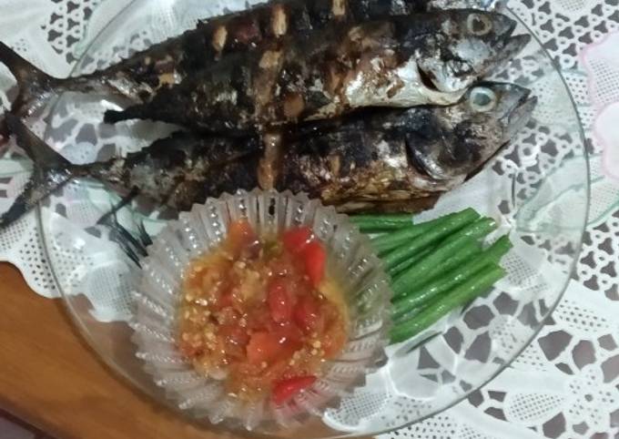 Ikan bakar - ikan ekor kuning