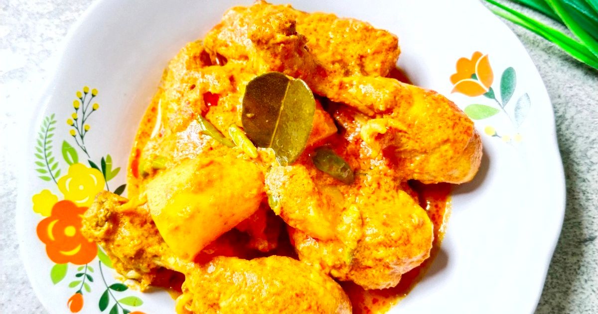 Gulai Ayam dan Kentang
