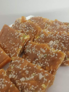 A picture of Gur or dry fruit chiki.