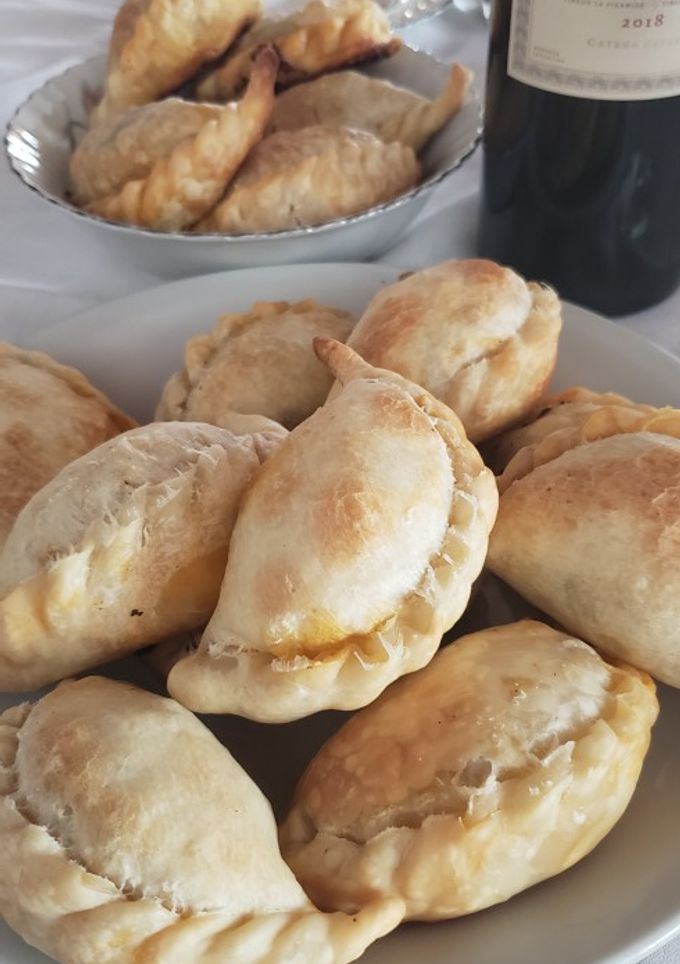 Una foto de Empanadas Criollas Picantes y Jugosas