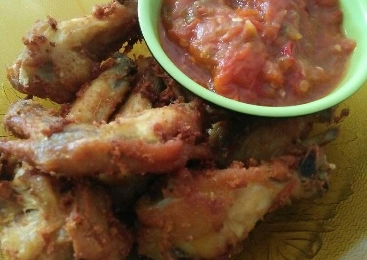 11 Resep: Ayam goreng ungkep + sambal tomat Anti Gagal!