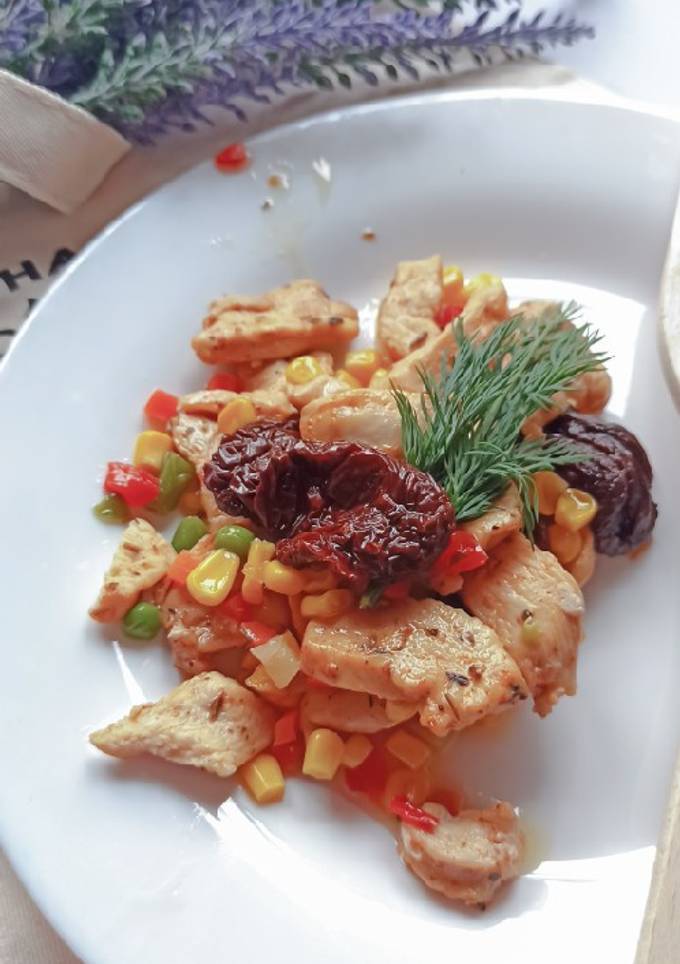 Курка з в'яленими помідорами