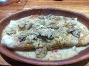 Una foto de palmitos y champignones