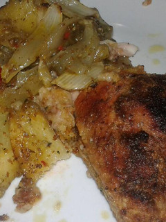 Una foto de Pollo al horno con verduras