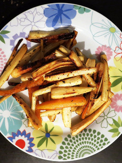 A picture of Oven grilled parsnips.