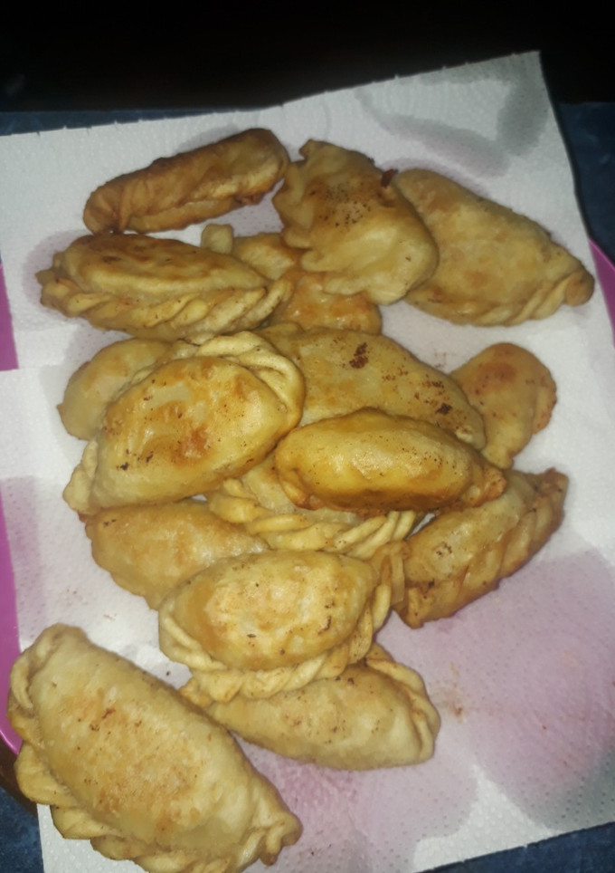 Una foto de Empanadas de pollo fritas