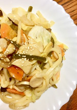 日式蔬食炒烏龍🥕 的食譜成品照片