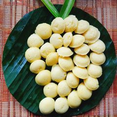 A picture of Mango mini idli.