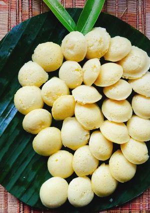 A picture of Mango mini idli.