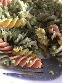 Una foto de Pasta con “salsa” de brócoli y merluza -Realfood