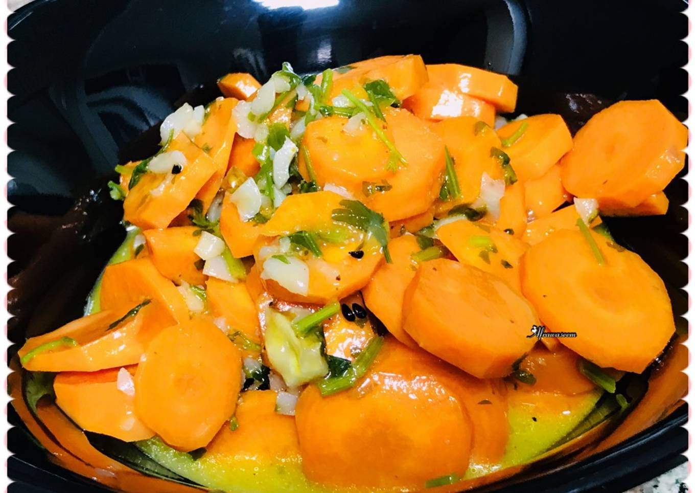 Carrots & walnuts salad