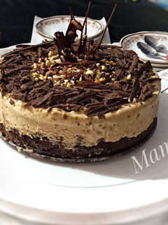 A picture of Chocolate-Peanut butter Ice-cream Cake.