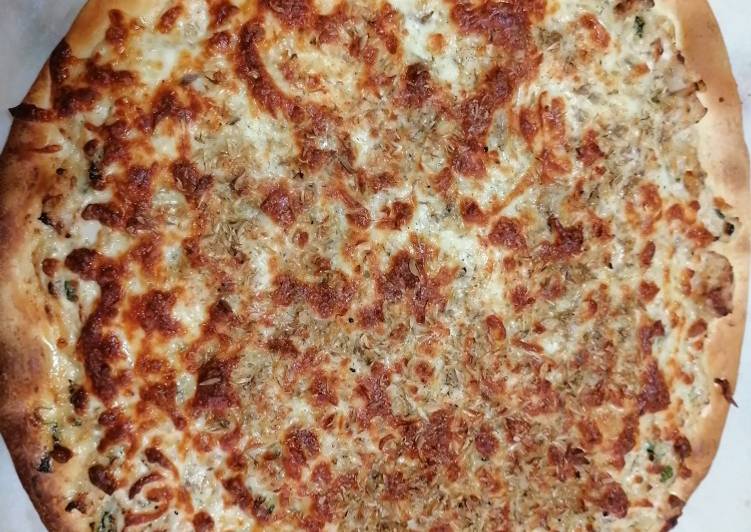 Pizza de galinha com natas