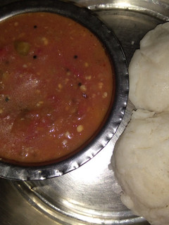 தக்காளி சட்னி (எங்க அம்மா ஸ்பெஷல்) (Thakkaali chutney recipe in tamil) செய்முறை முக்கிய புகைப்படம்