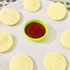 A picture of Idli.
